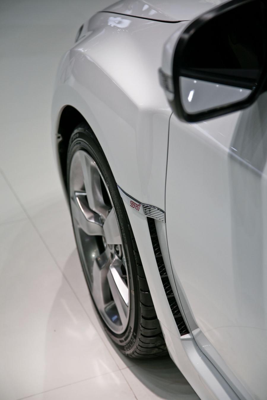  Subaru Impreza STI 2008 года  (фото 21 из 25)